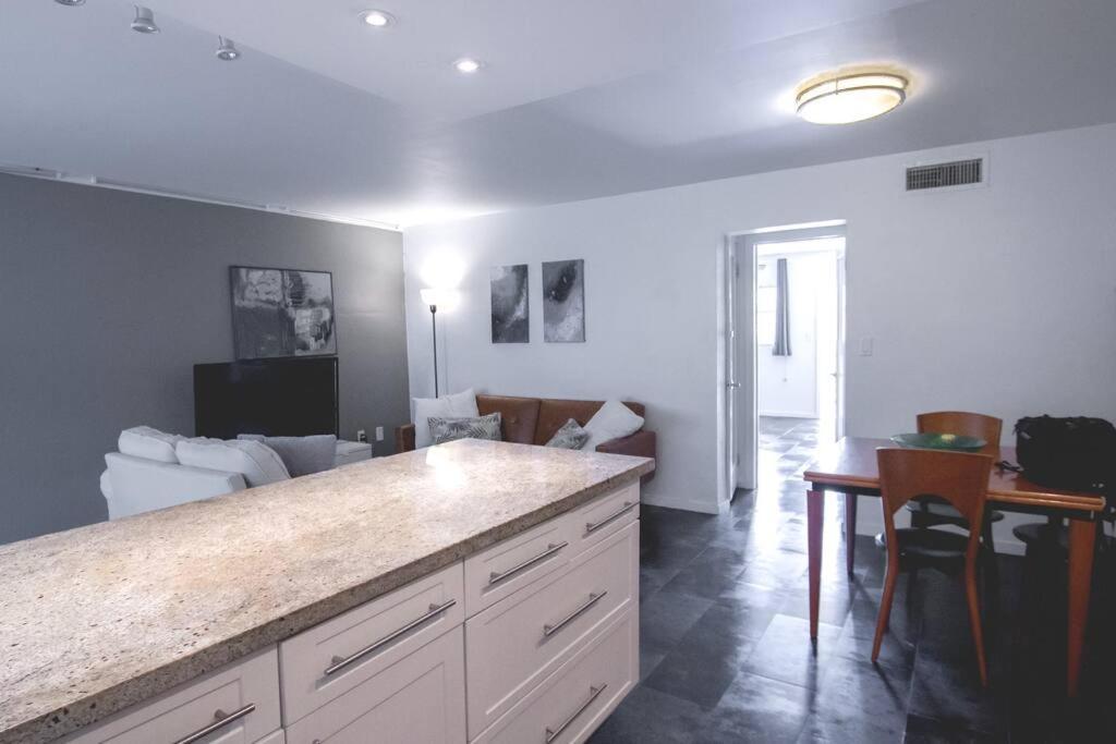 Apartamento Queen 1bd+balcony 5 Min From Ocean Dr Free Parking *