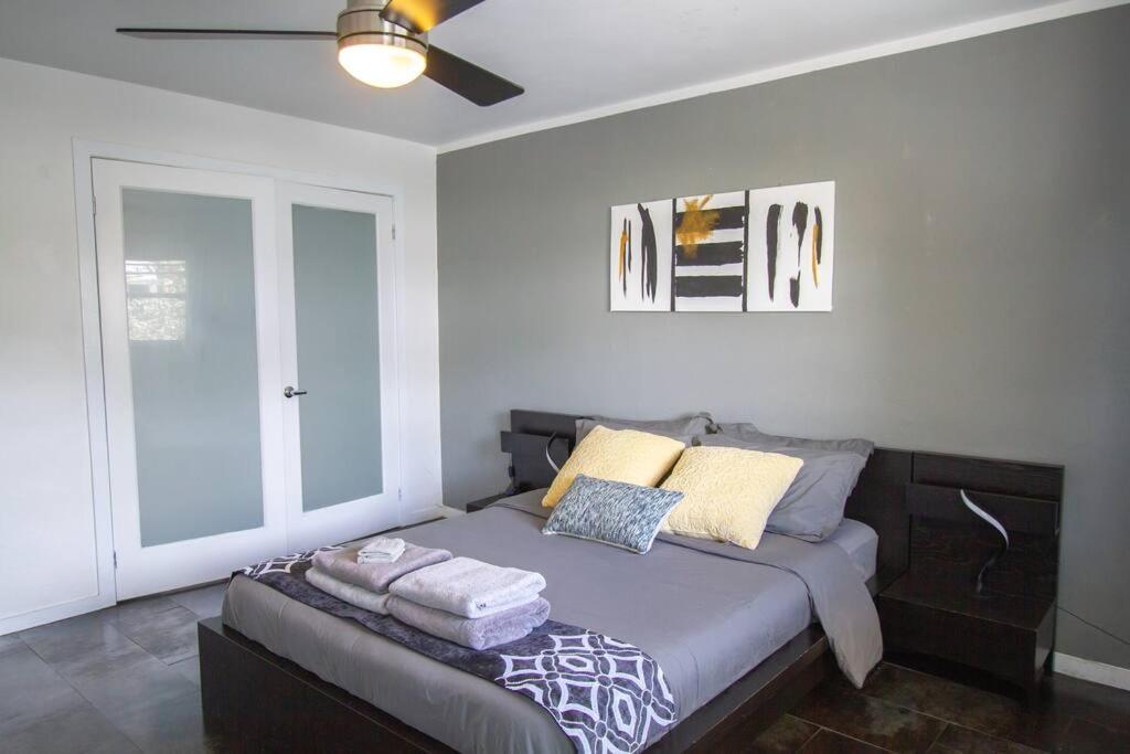 Queen 1bd+balcony 5 Min From Ocean Dr Free Parking * Miami Beach