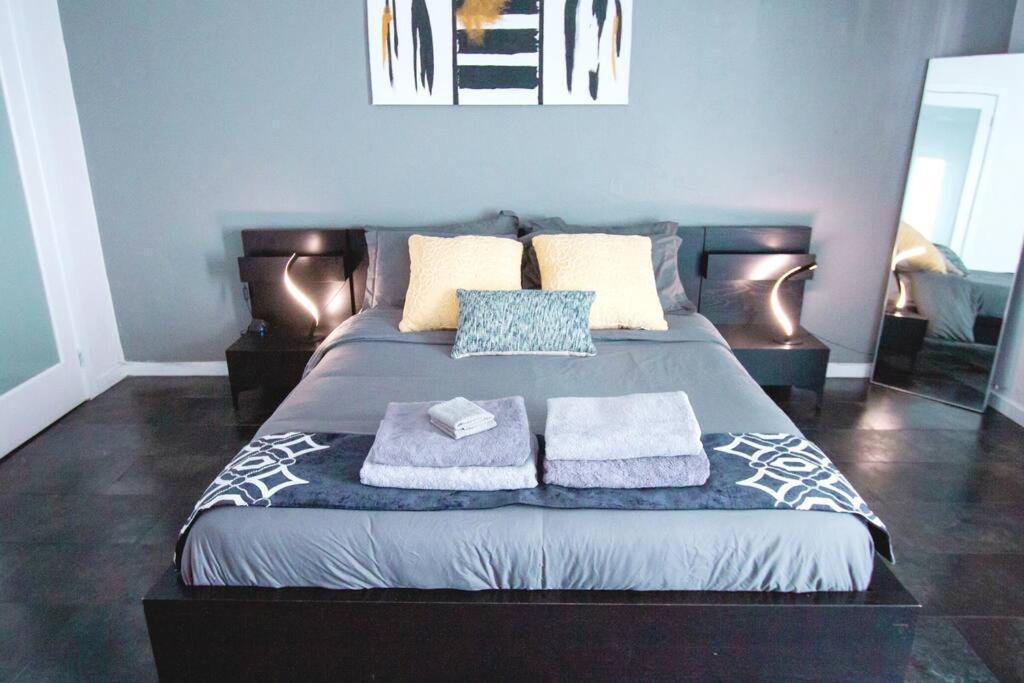 Apartment Queen 1bd+balcony 5 Min From Ocean Dr Free Parking *