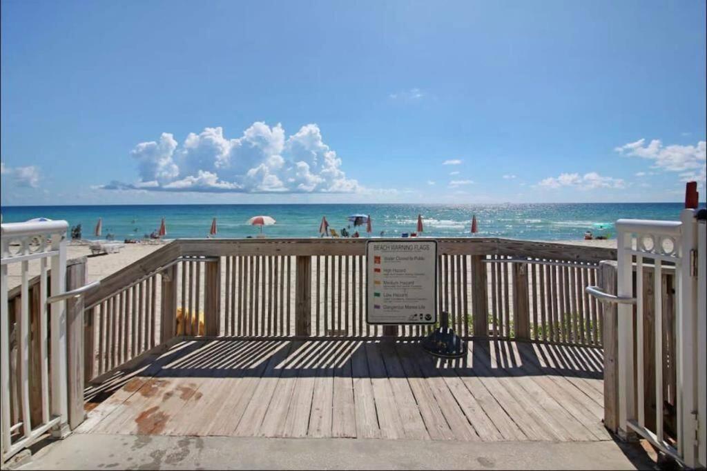 Con Balcon Hacia La Playa 115 *