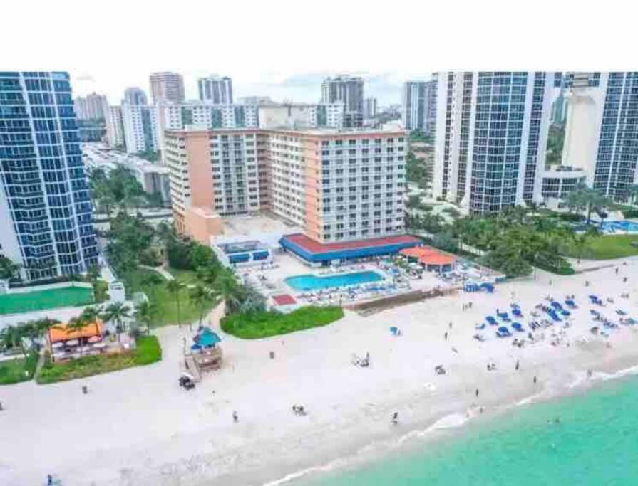 Con Balcon Hacia La Playa 115