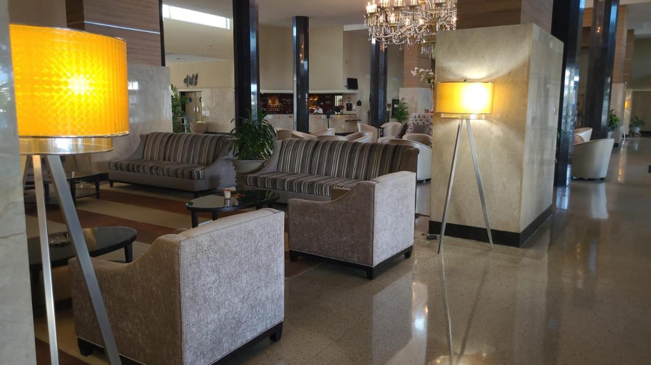 Hotel Sherry Frontenac Oceanfront