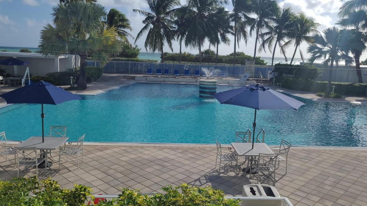 Sherry Frontenac Oceanfront Hotel 3*