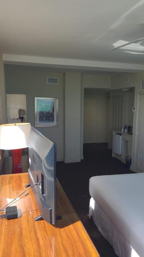 Hotel Sherry Frontenac Oceanfront 3*