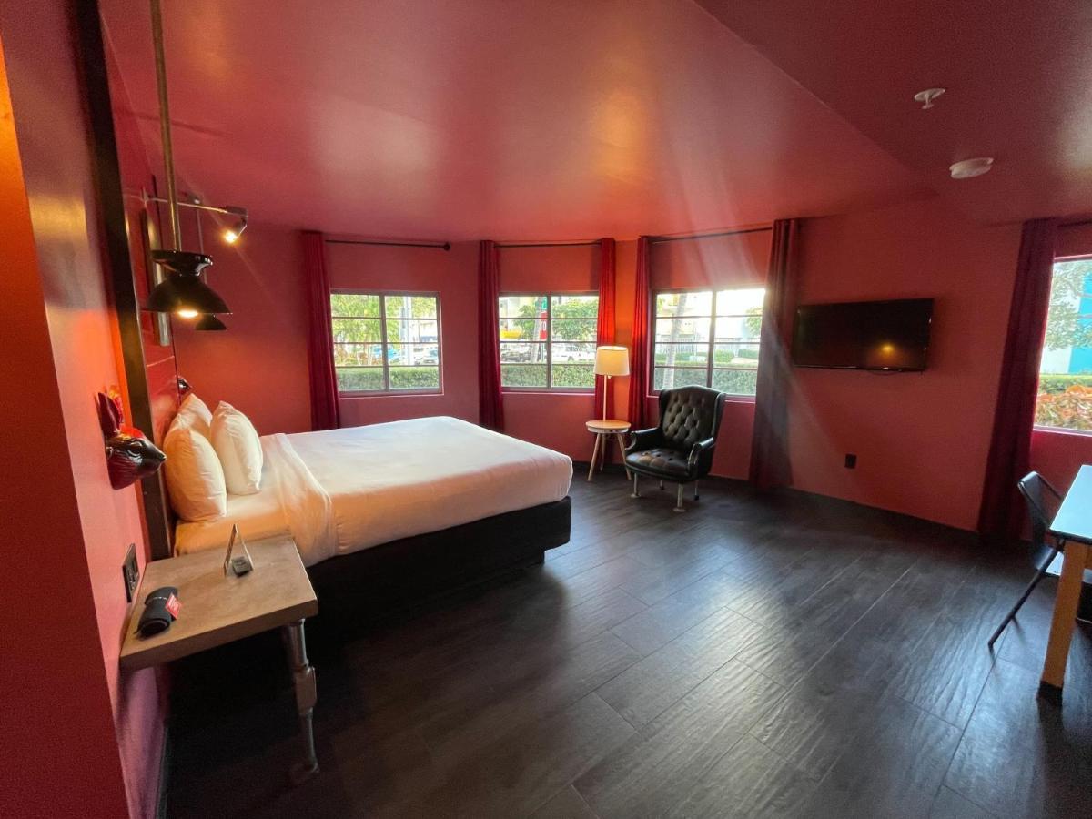 Hotel Gaythering - Gay - Adults Welcome