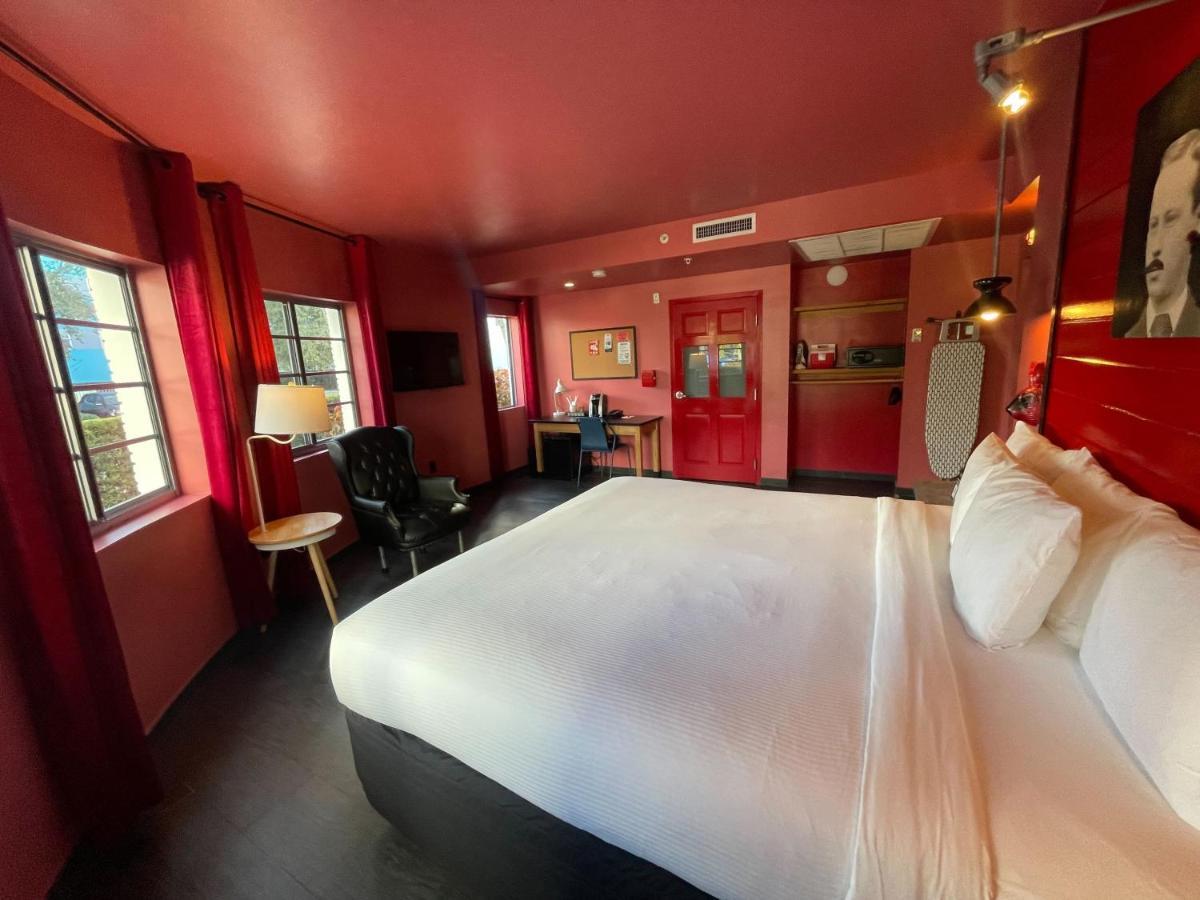 Gaythering - Gay - Adults Welcome 4* Miami Beach