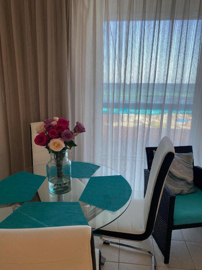 Con Balcon Hacia La Playa 115