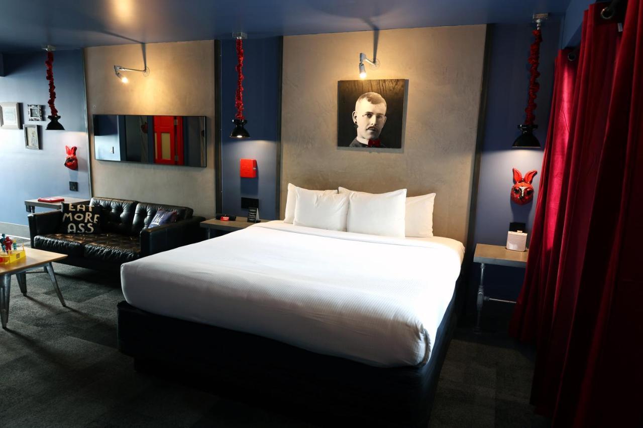 Gaythering - Gay - Adults Welcome Hotel 4*