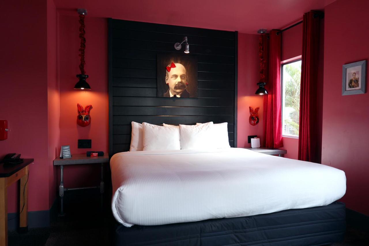 Hotel Gaythering - Gay - Adults Welcome Miami Beach