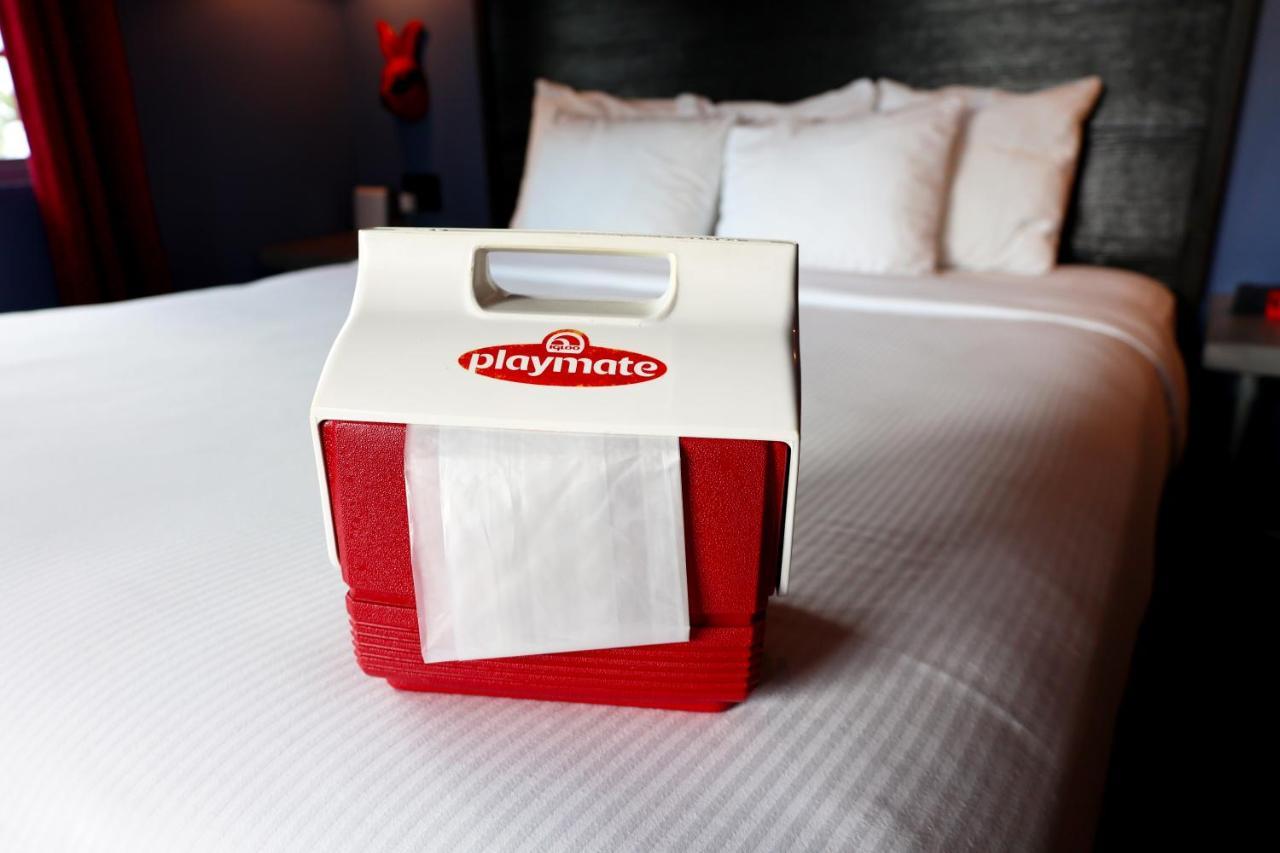 Gaythering - Gay - Adults Welcome 4* Miami Beach