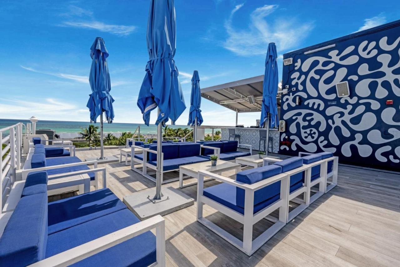 Ocean Drive With Rooftop Pool, South Beach, Miami *