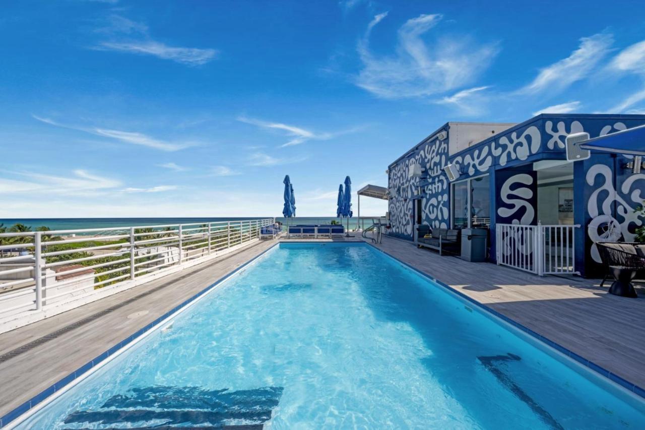 Ocean Drive With Rooftop Pool, South Beach, Miami Apartment Miami Beach
