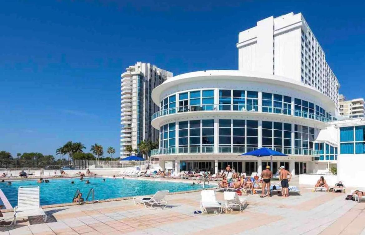 7th - Seven Heaven Miami - Stunning Ocean Front- Free Parking * Miami Beach