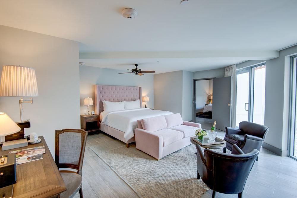 Ansonia By Plymouth 3*