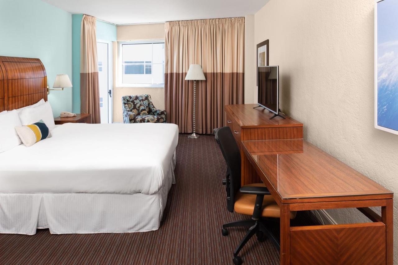 Sherry Frontenac Oceanfront 3*