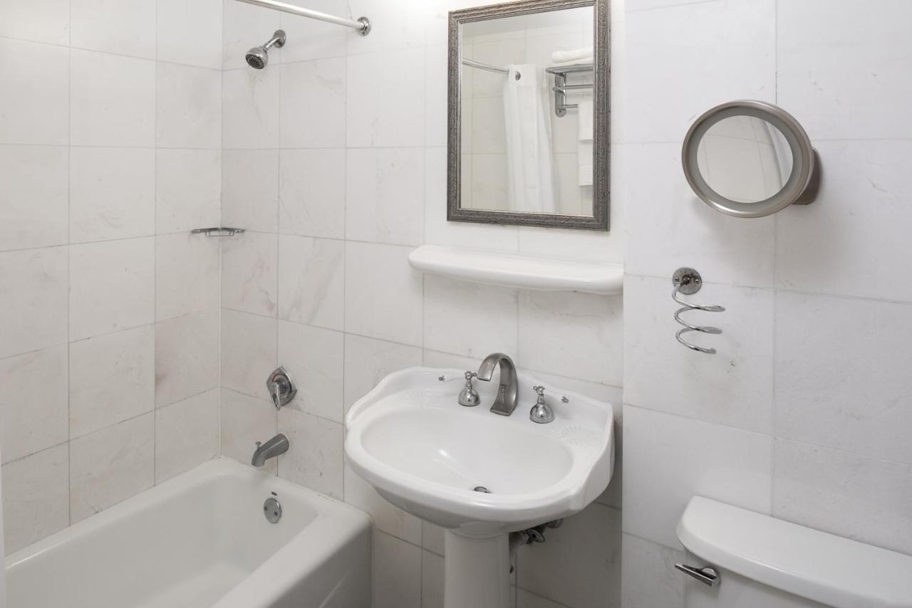 Sherry Frontenac Oceanfront 3* Miami Beach