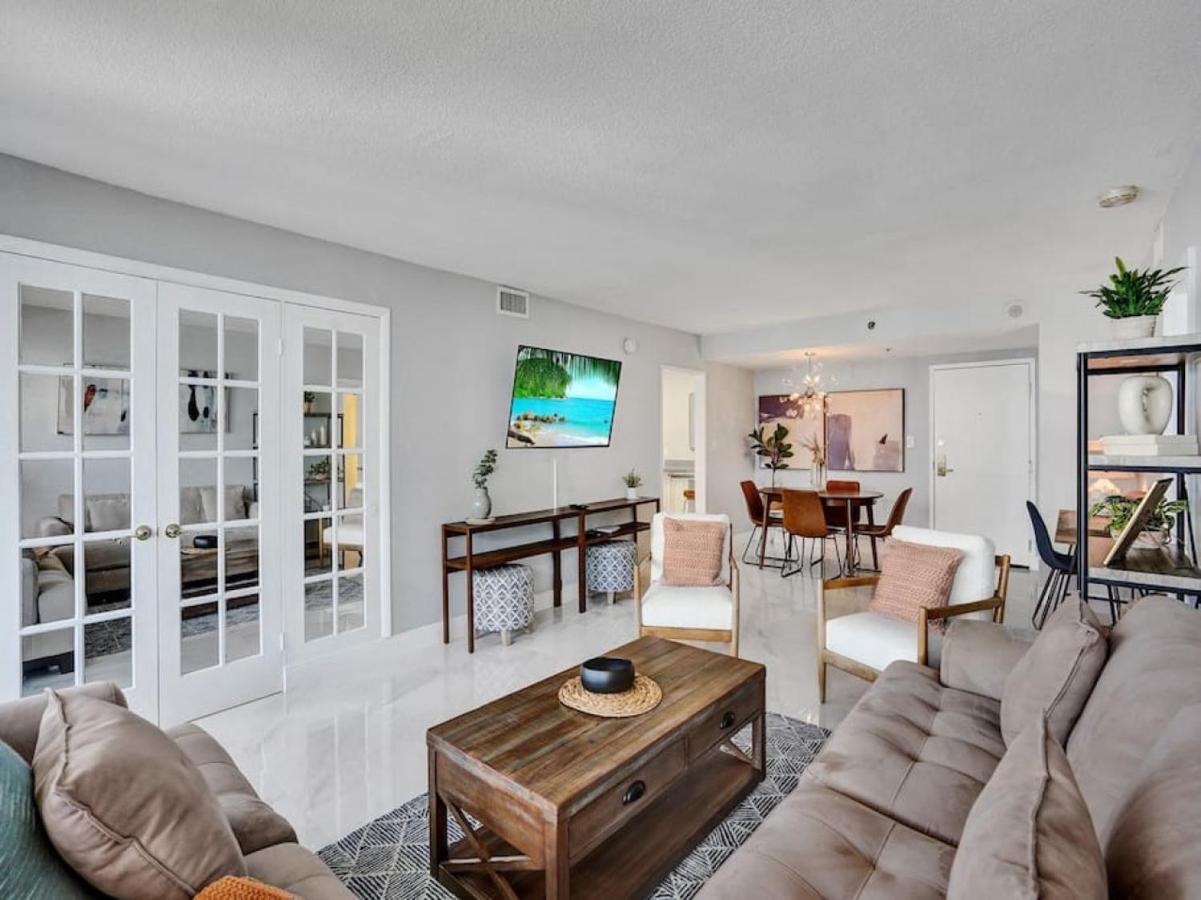 High Floor Beachfront Service 1509