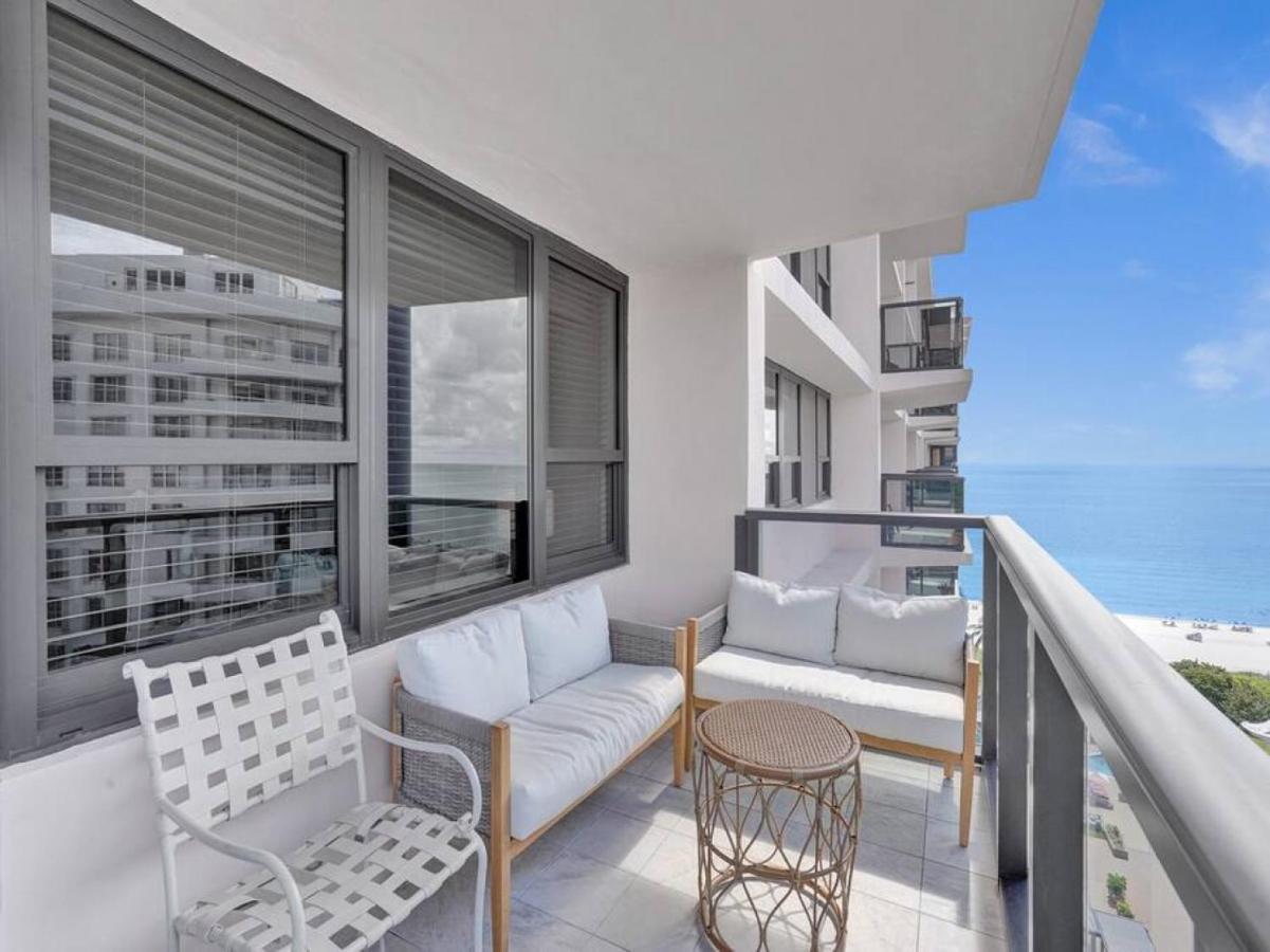 High Floor Beachfront Service 1509 * Miami Beach