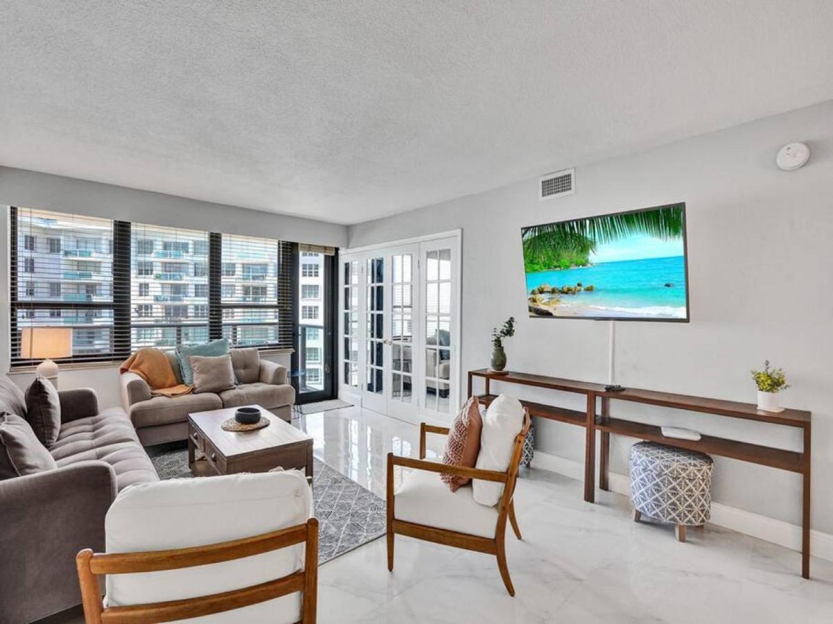 High Floor Beachfront Service 1509