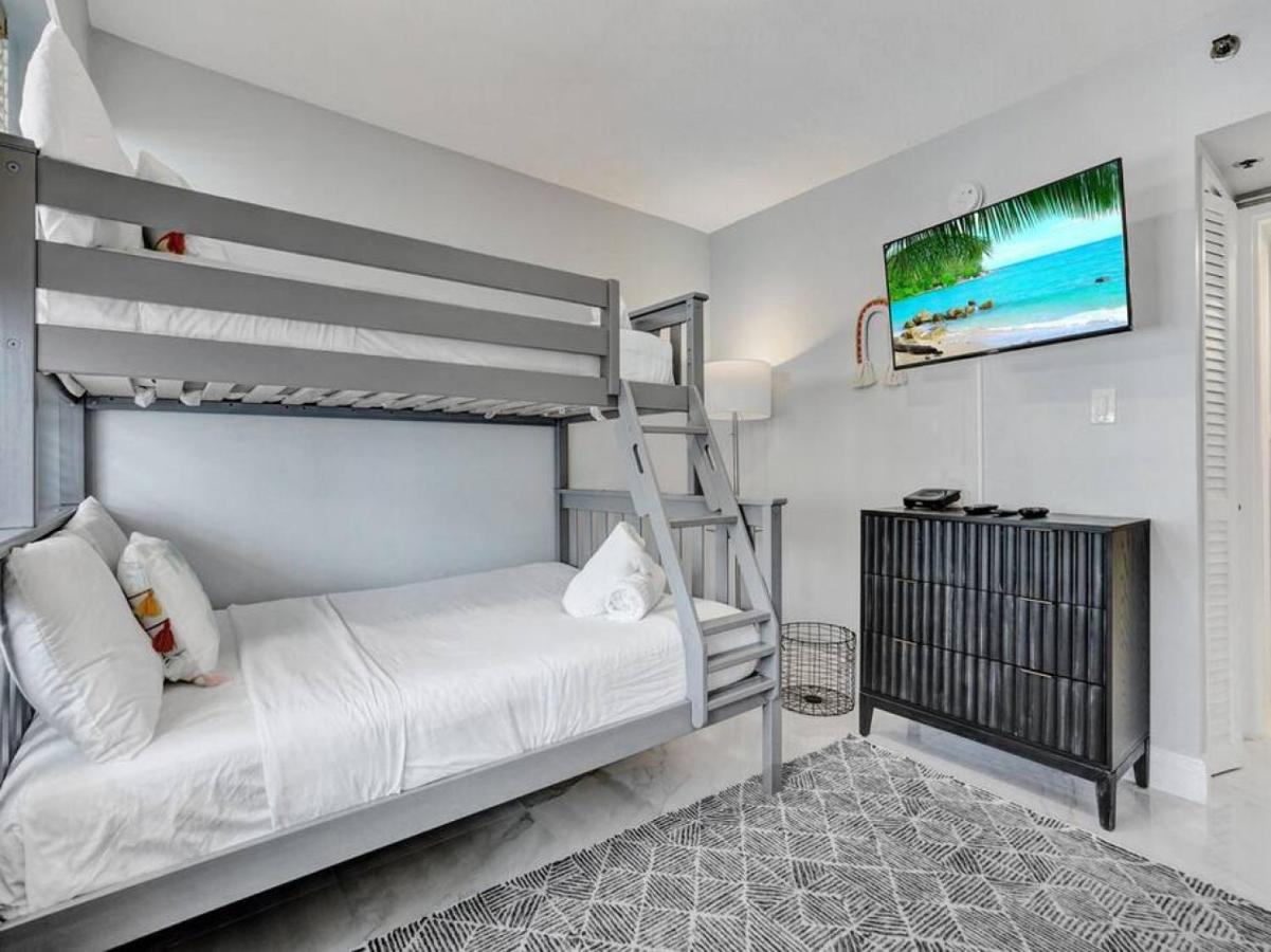 High Floor Beachfront Service 1509 *
