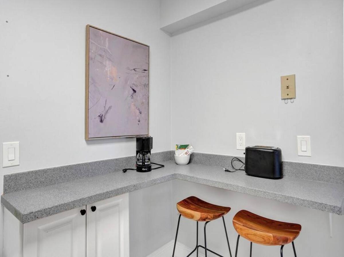 High Floor Beachfront Service 1509