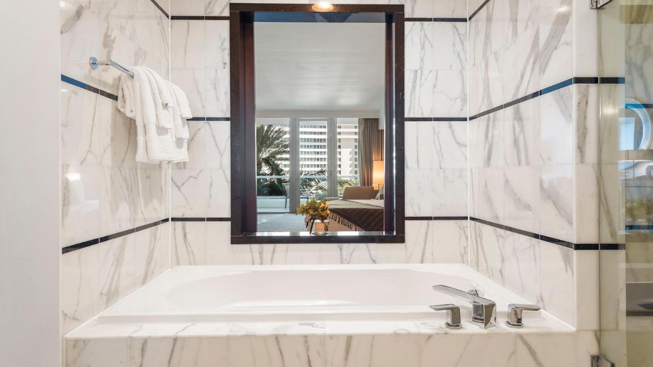 Fontainebleau Ocean View Private -402 Apartment Miami Beach
