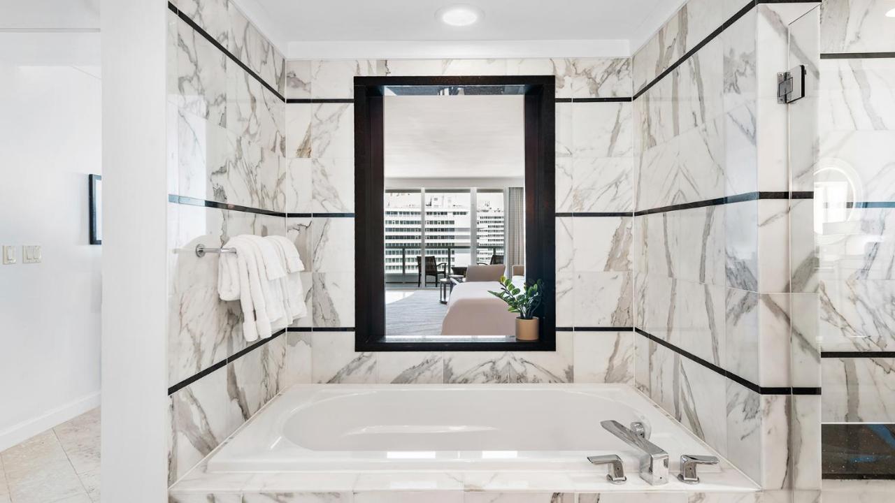 Fontainebleau Ocean View Private -1004