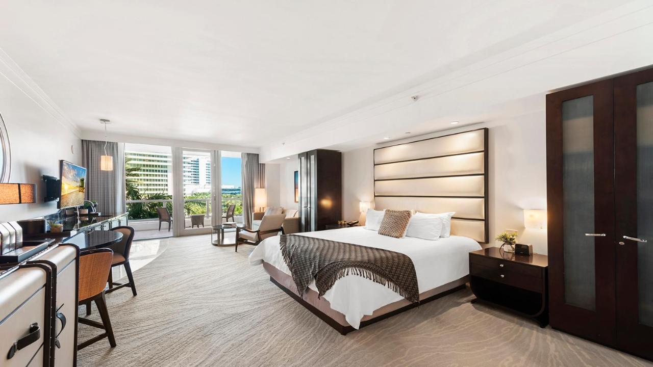 Fontainebleau Ocean View Private -402 Apartment Miami Beach