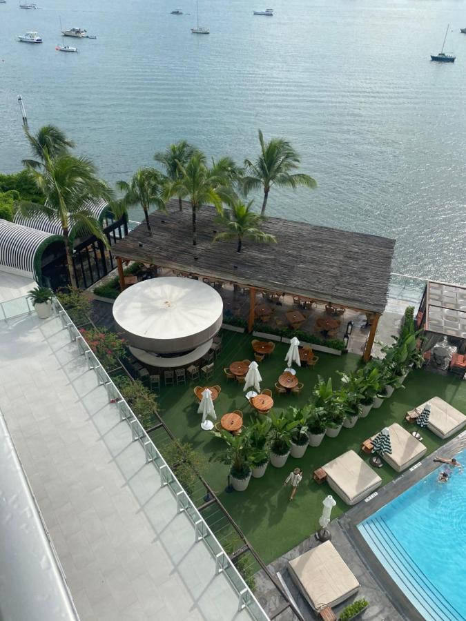 Bay View King With Balcony Hotel Miami Beach