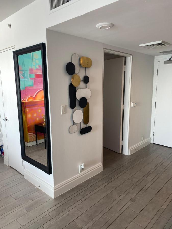 Bay View King With Balcony Hotel Miami Beach