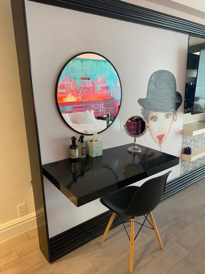 Bay View King With Balcony Hotel Miami Beach