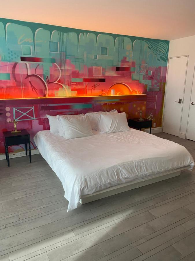 Bay View King With Balcony Hotel Miami Beach