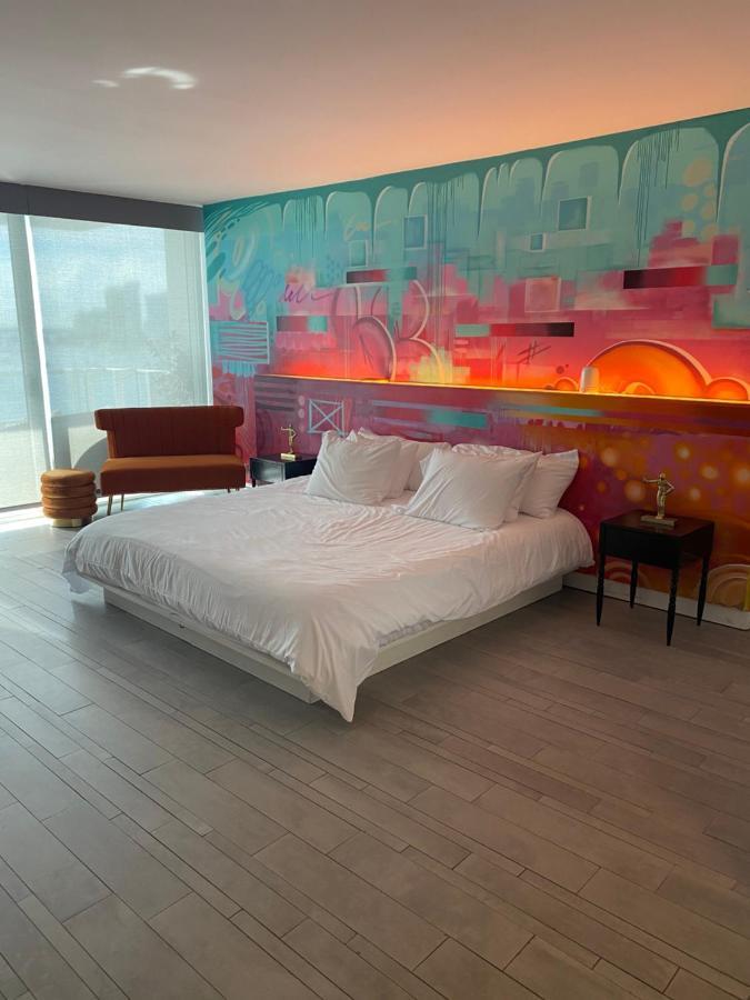 Bay View King With Balcony Hotel