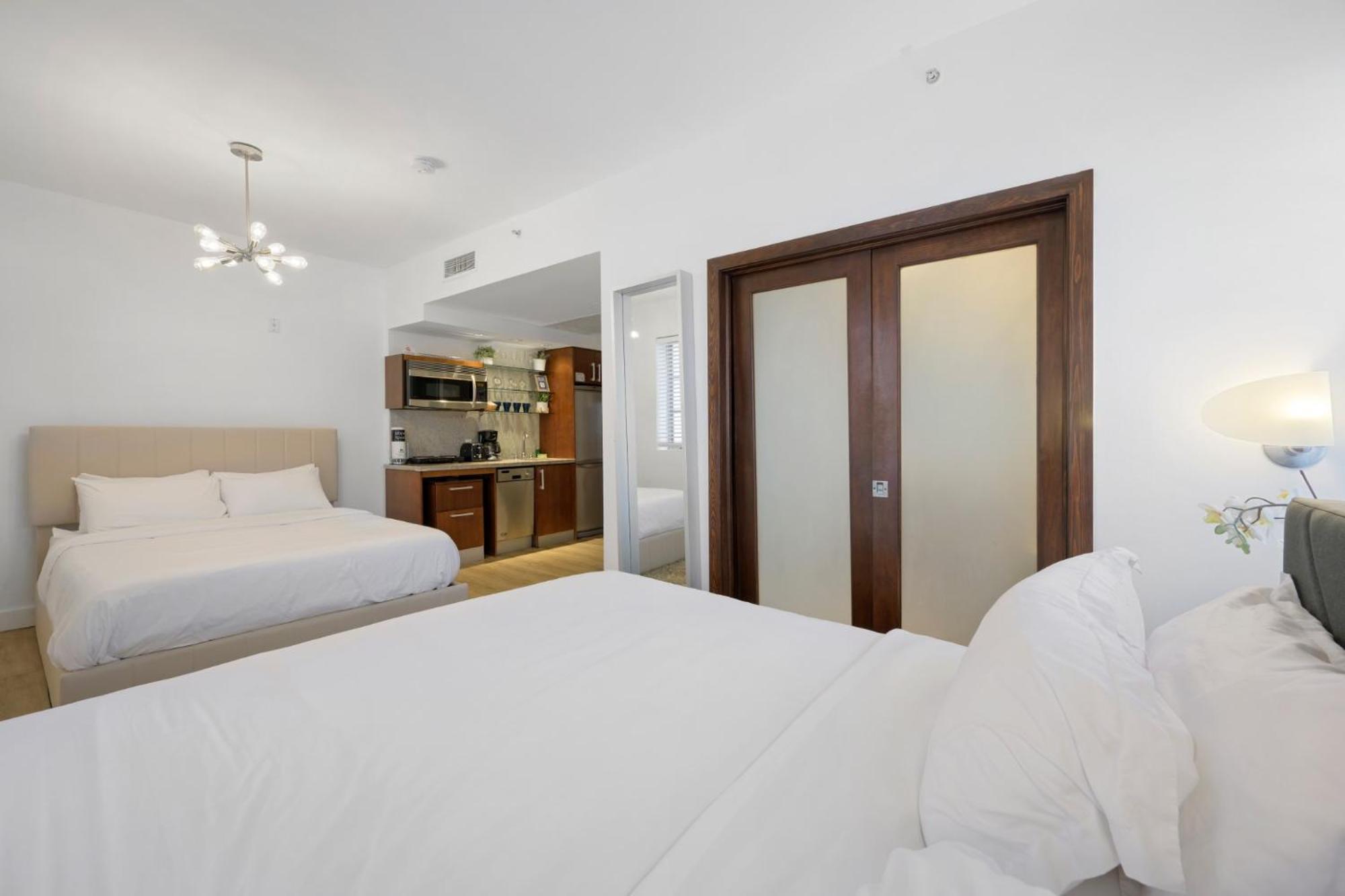 Apartment Ocean Drive With Rooftop Pool, South Beach, Miami