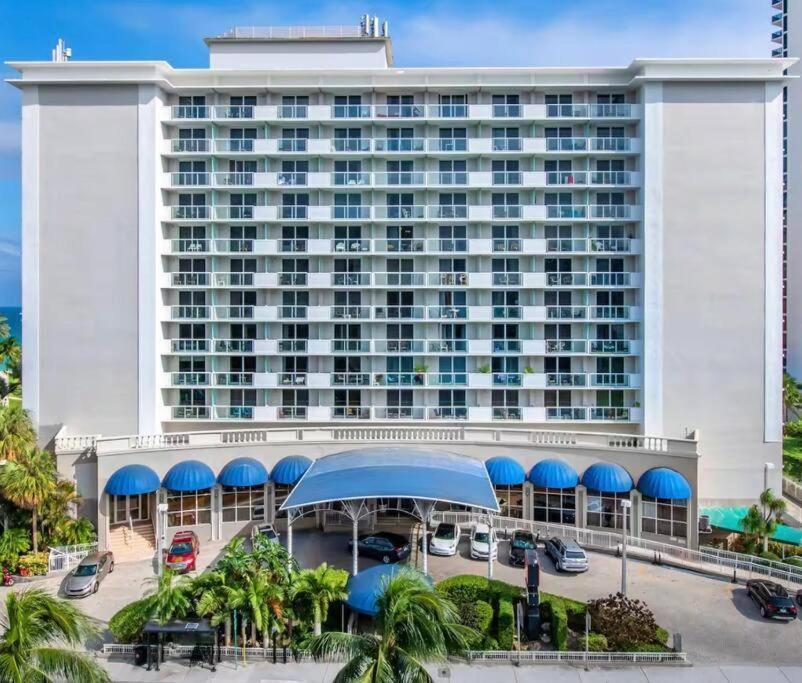Oceanfront With Balcony Sunny Isles - Spectacular! Apartamento *