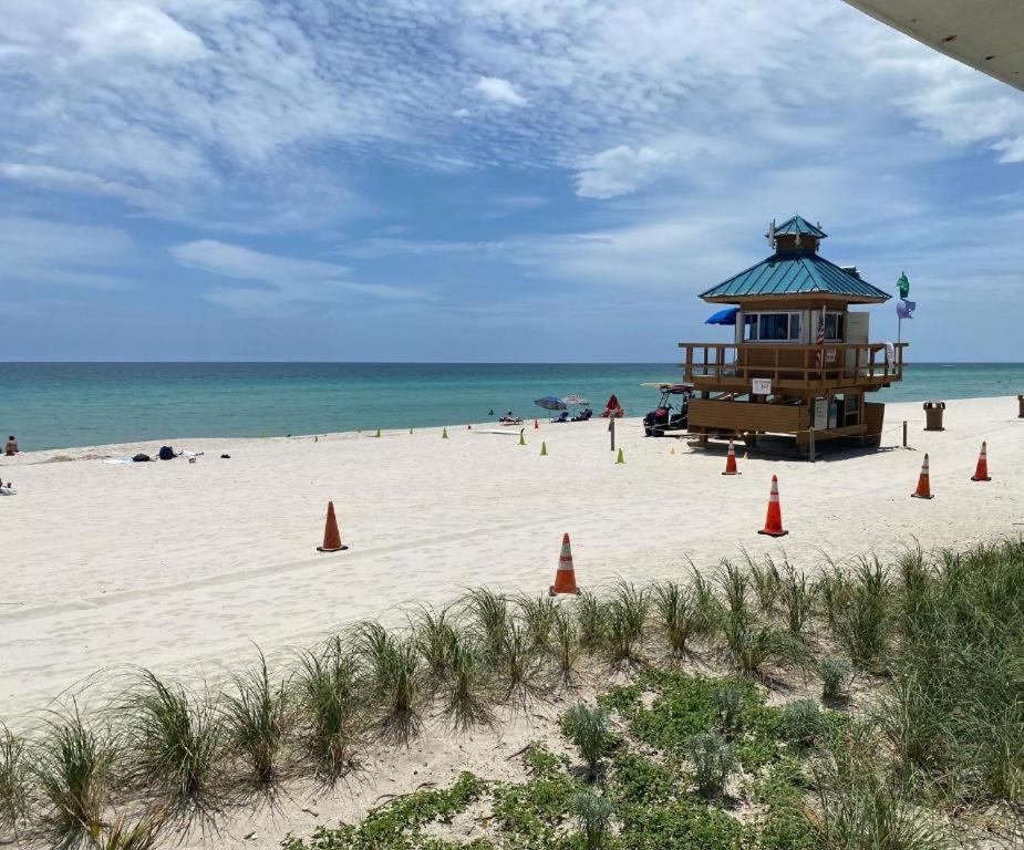 Oceanfront With Balcony Sunny Isles - Spectacular! Apartamento