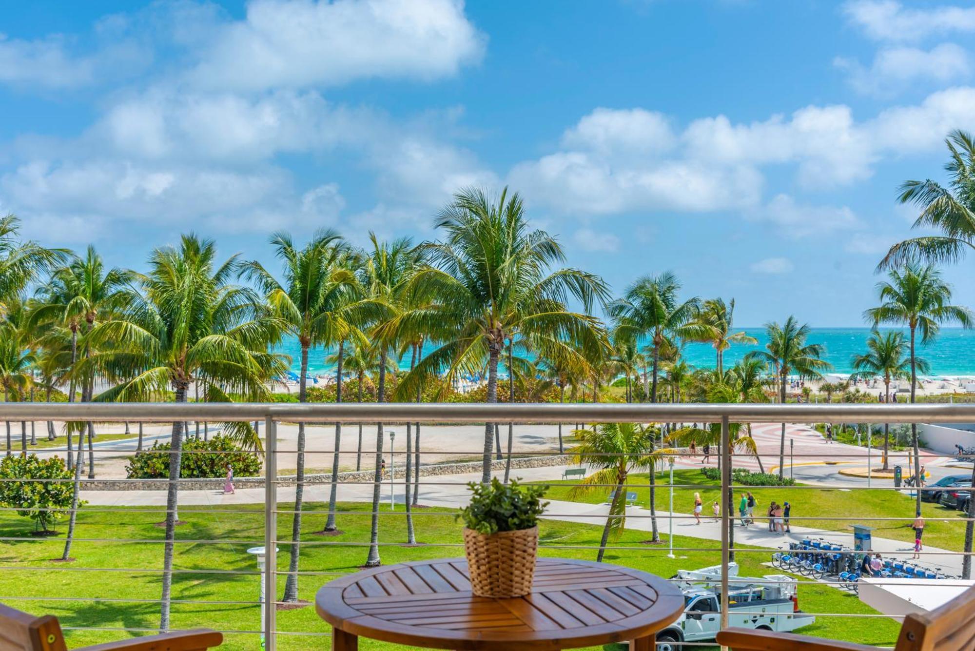 Hotel Bentley South Miami Beach