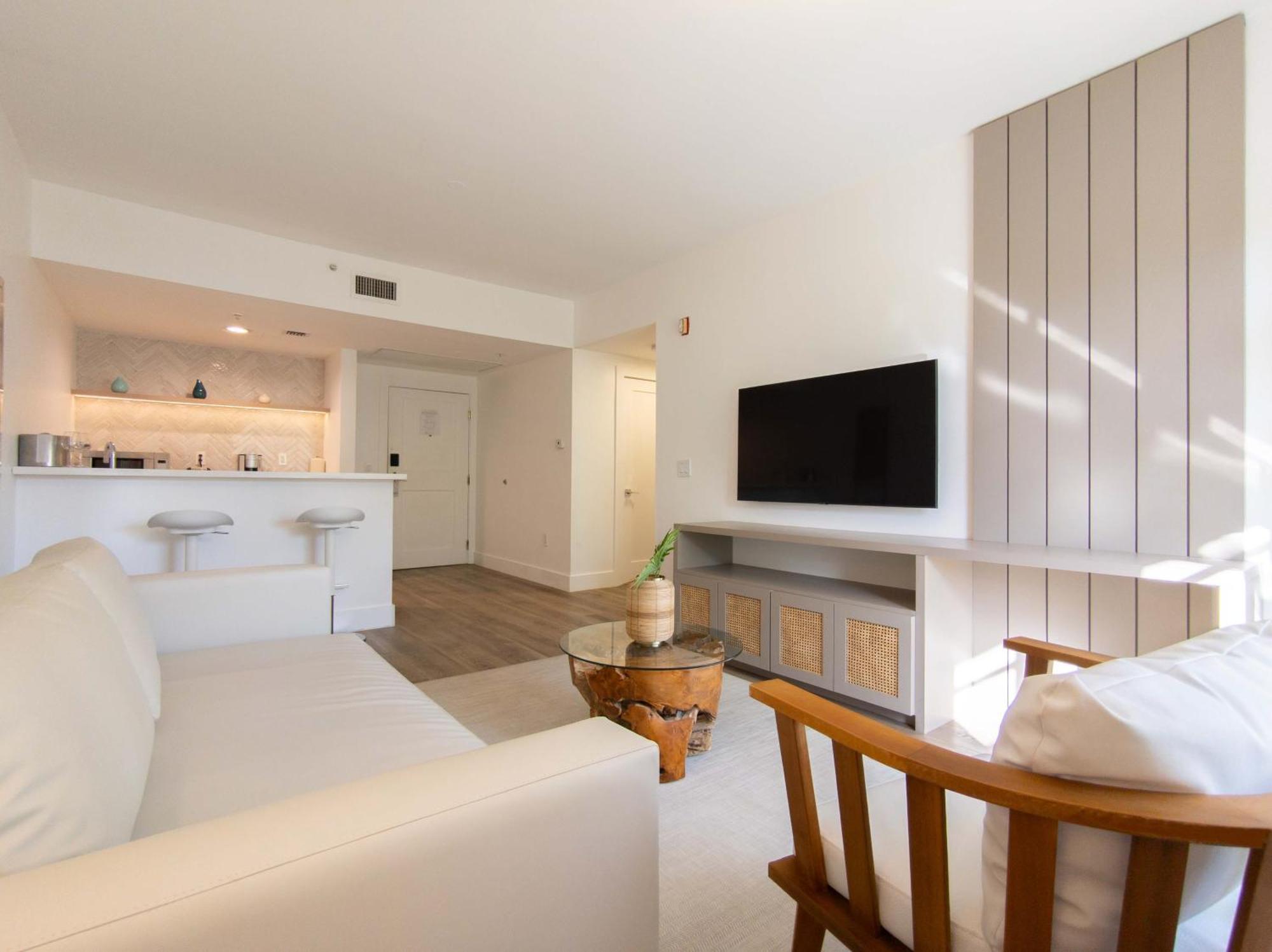 Bentley South Hotel 4*