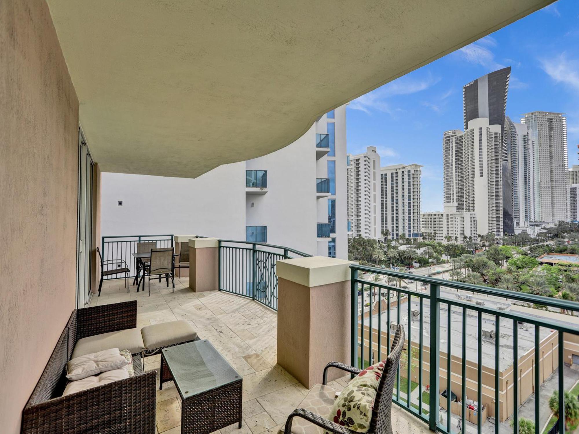 King David Sunny Isles Apartment *