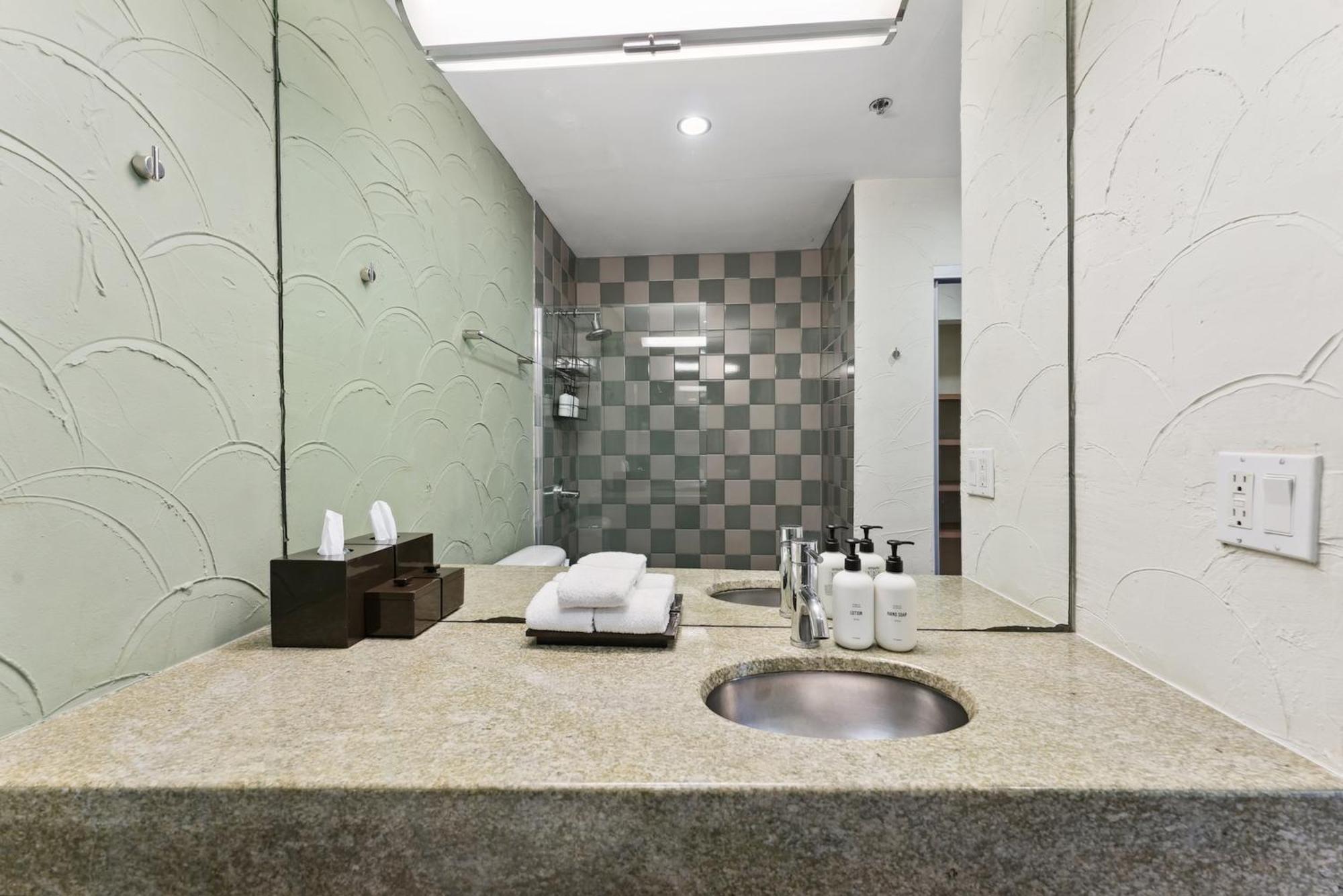 El Paseo Hotel 4*