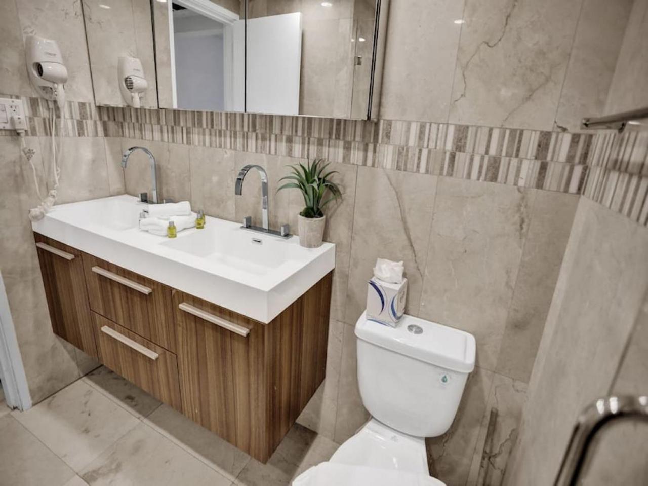 Apartment Stylish Ocean Retreat Service 1009 *