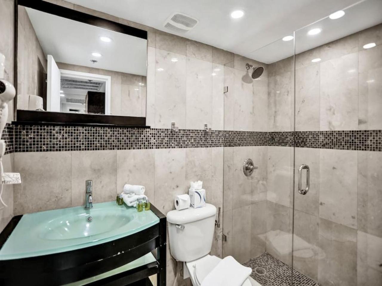 Apartment Stylish Ocean Retreat Service 1009
