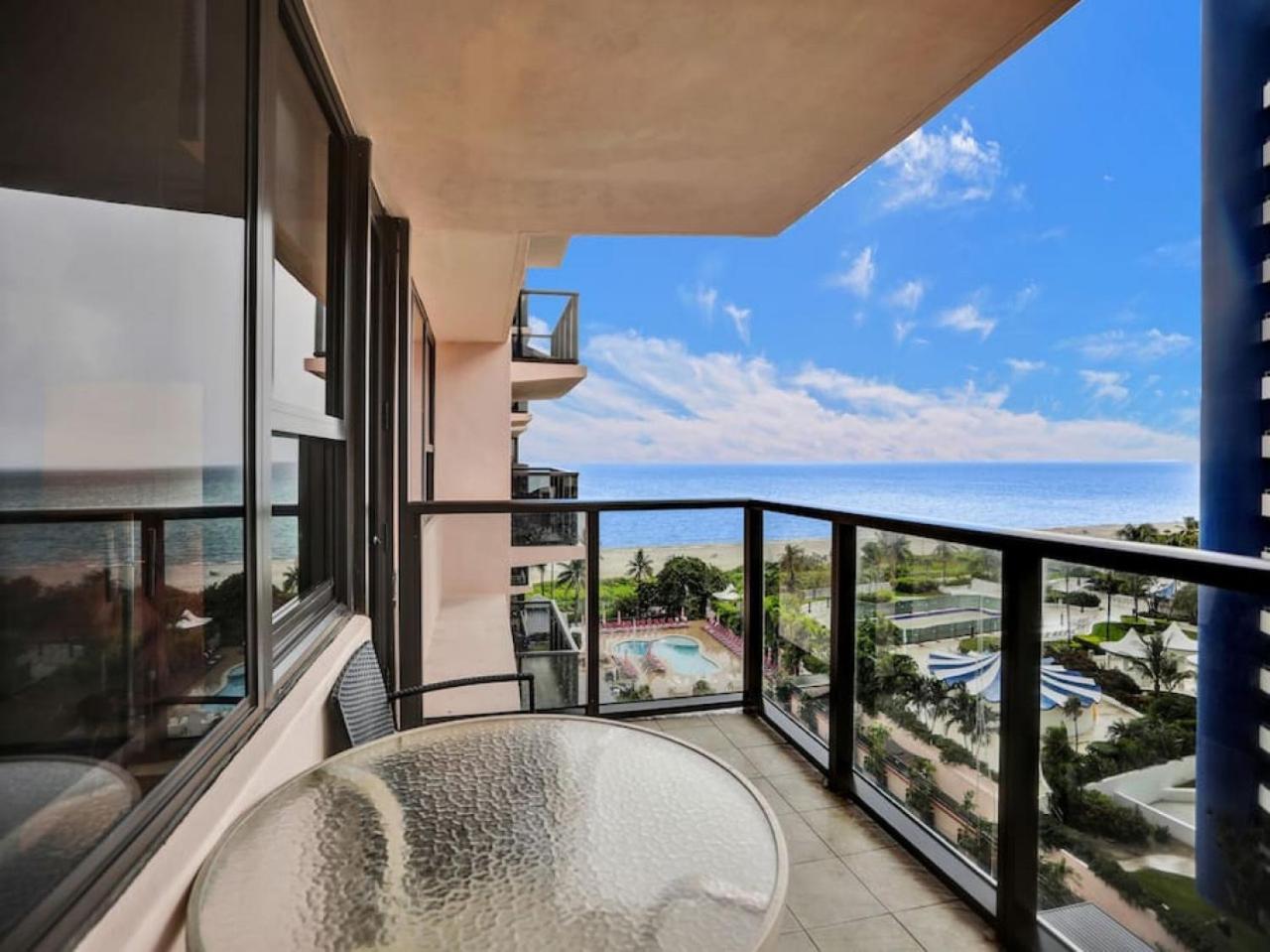 Apartment Stylish Ocean Retreat Service 1009 Miami Beach