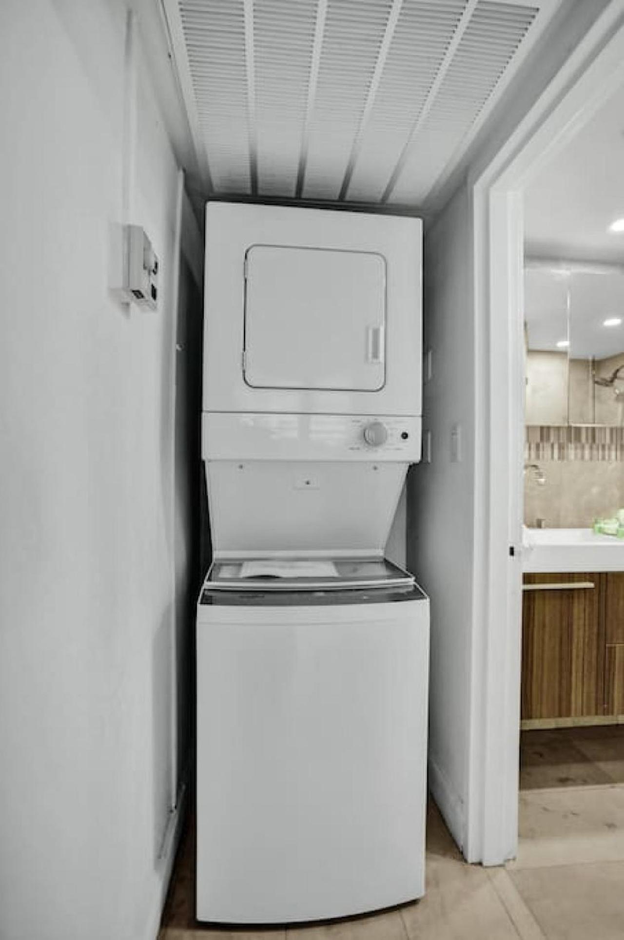 Apartment Stylish Ocean Retreat Service 1009 Miami Beach