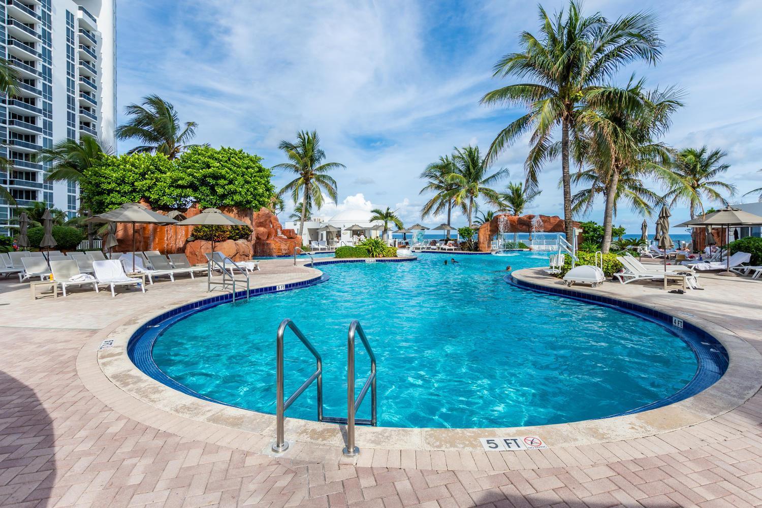 Appartamento Trump Intl 2 Bedroom 1600 Sqf Ocean Front *