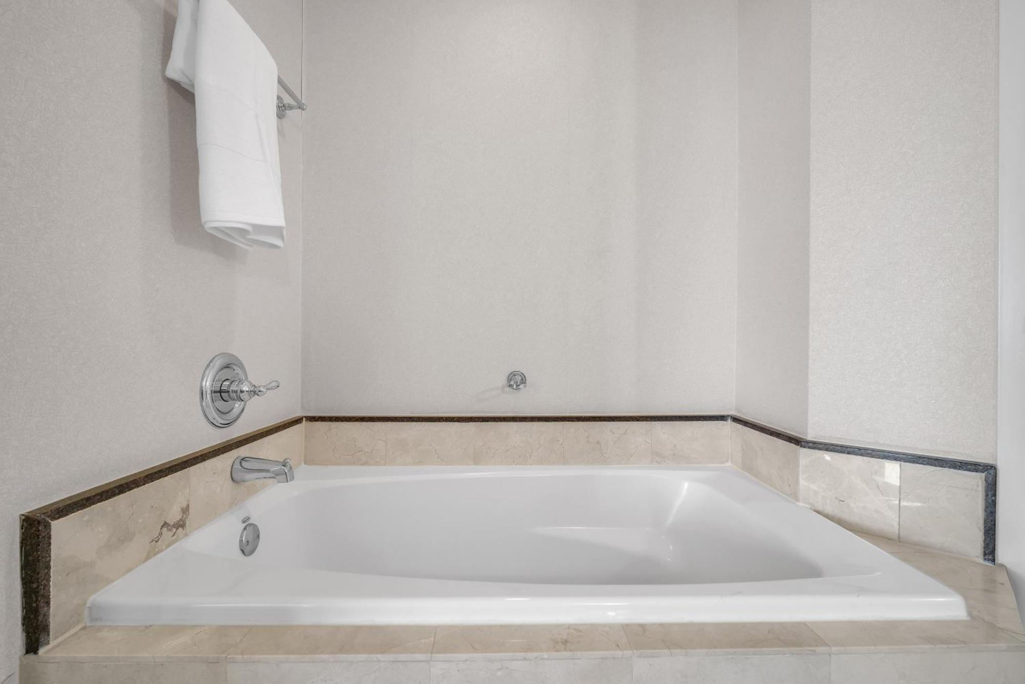 Apartamento Trump Intl 2 Bedroom 1600 Sqf Ocean Front Miami Beach