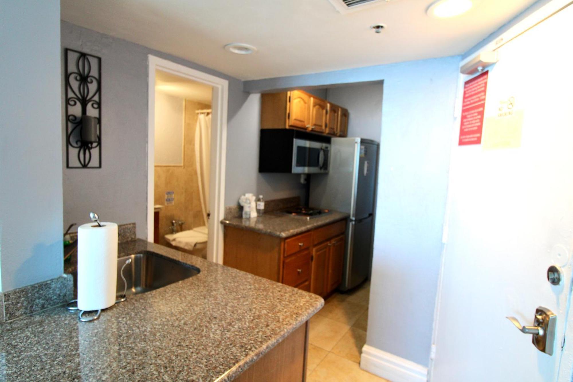 Castle 828 Oceanfront View With Balcony, Pool, Tennis, Access And Free Parking! Casa de férias *
