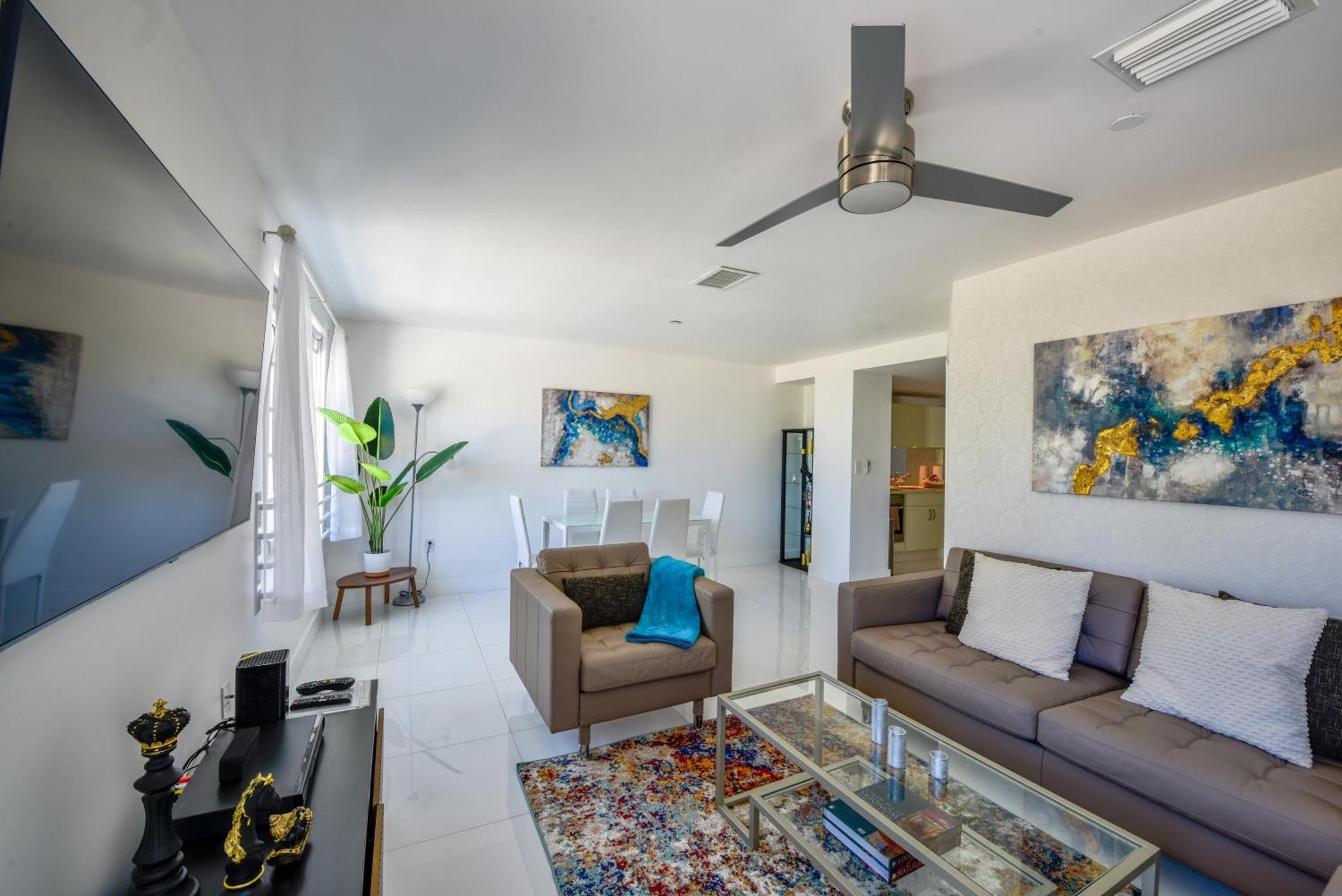 Carlyle Ocean Dr South 2 Bedroom Luxury Appartamento