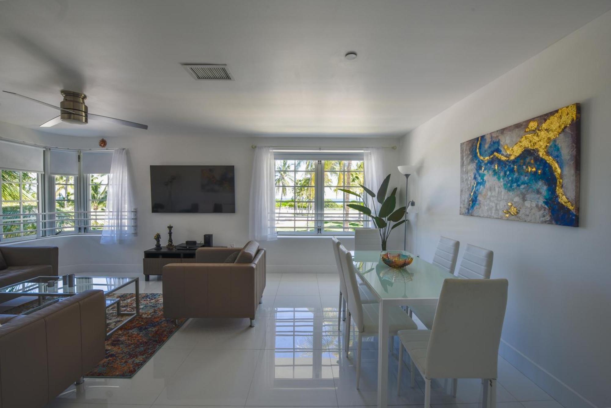 Carlyle Ocean Dr South 2 Bedroom Luxury Appartamento