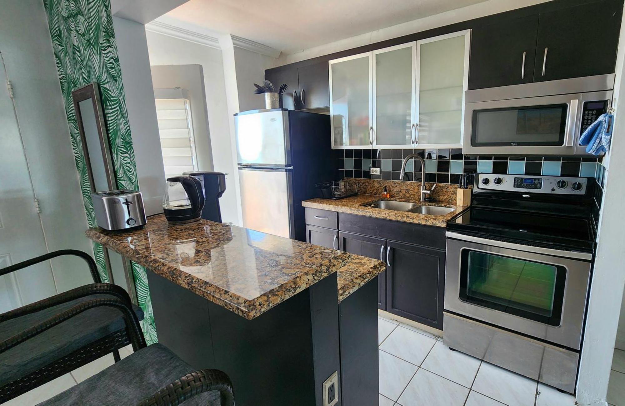 Bayfront Breathtaking Views- One Bedroom W Balcony- Living -free Parking Appartamento *